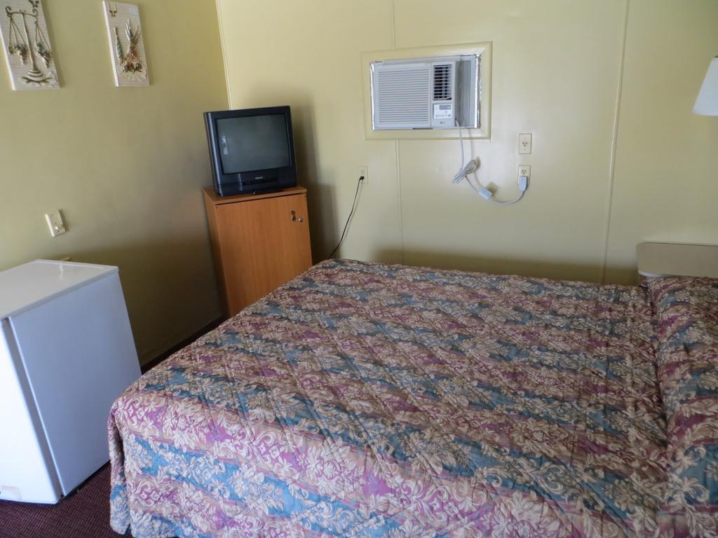 Travelers Inn Okeechobee Oda fotoğraf